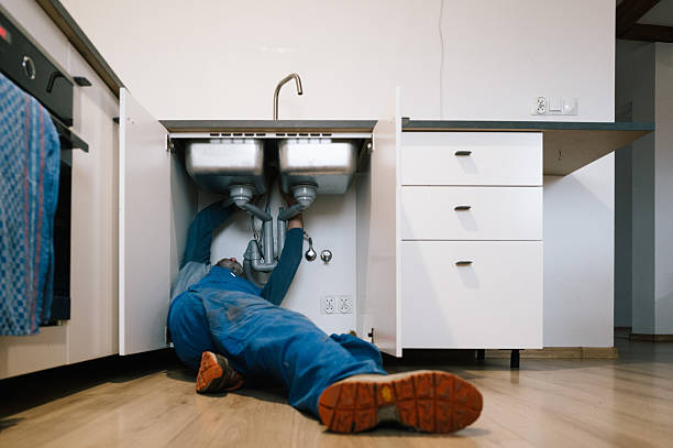 Professional Leak Detection technician working in Greenwood, MS